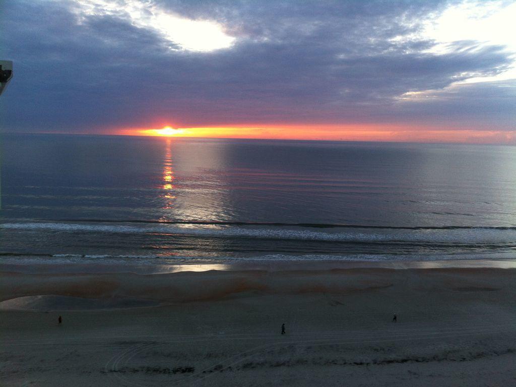 Vacation In Comfort And Luxury 1Br Oceanfront -Wyndham Ocean Walk 703 Daytona Beach Extérieur photo